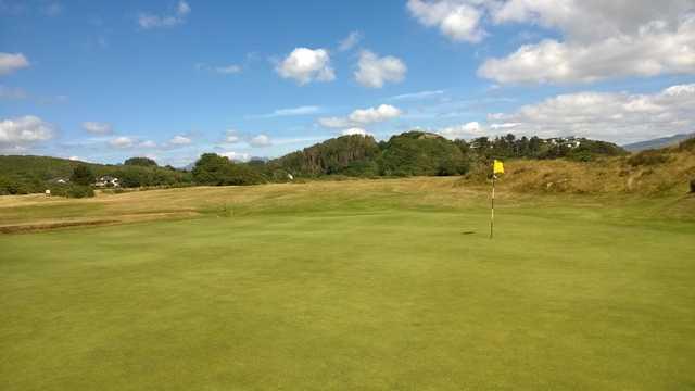 Scenic view of the 17th green at Porthmadog Golf Club