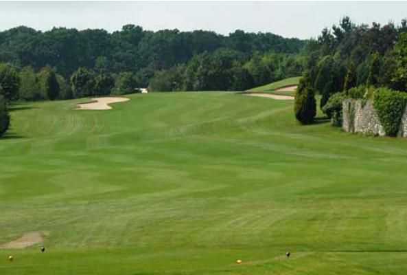 Open fairways at Dainton Park Golf Club 