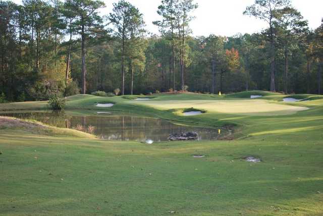 A view of a green with water coming into play at Rayburn Country Resort