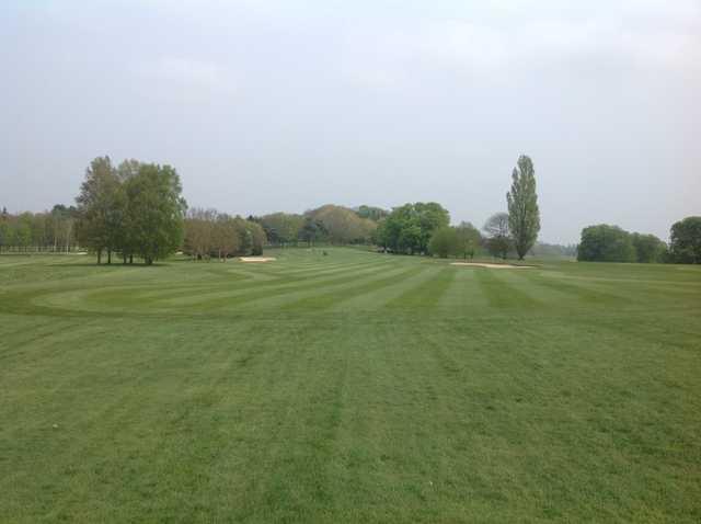 An inviting tee shot at Hoebridge Golf Centre