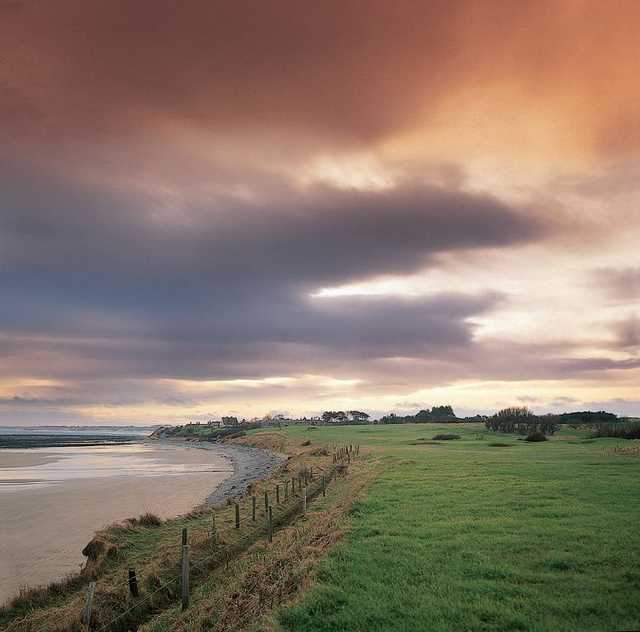 Picture illustrating the close proximity to the coast at Alnmouth Golf Club 