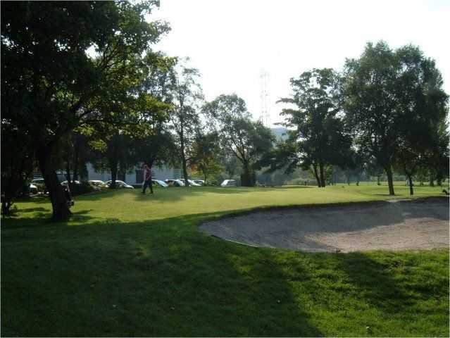 Well protected green at Blackley Golf Club