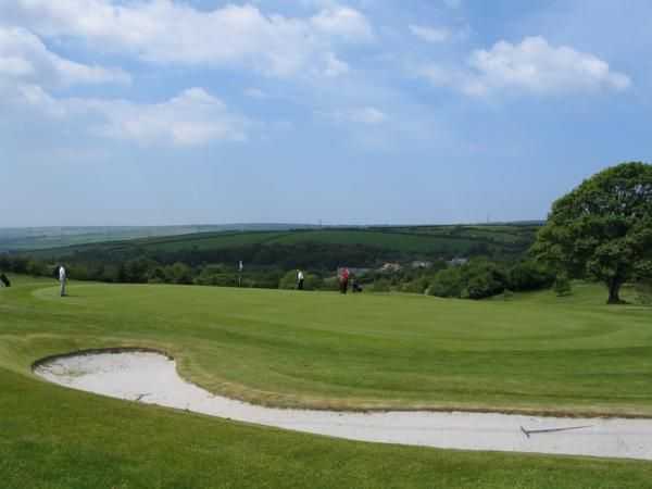 Well protected green at Bowood Park Golf Club 