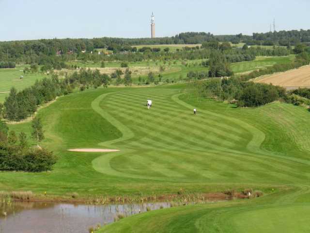 Water hazards and bunkers to avoid at The Chase