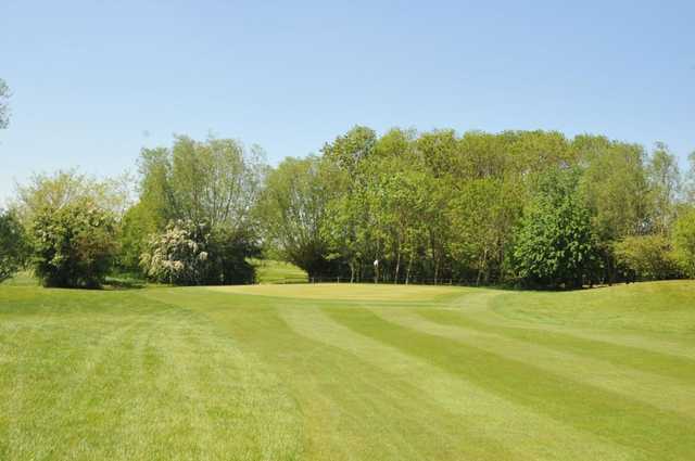 The approach to the 12th at Witney Lakes