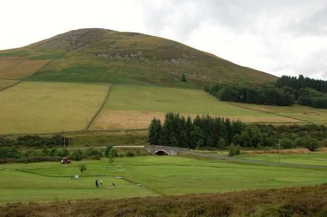 You'll really get a feel that the course lies on a river bed with the surrounding scenary 