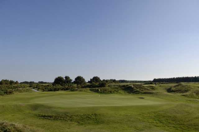 Great shot of the 6th green at Gailes Links Golf Course