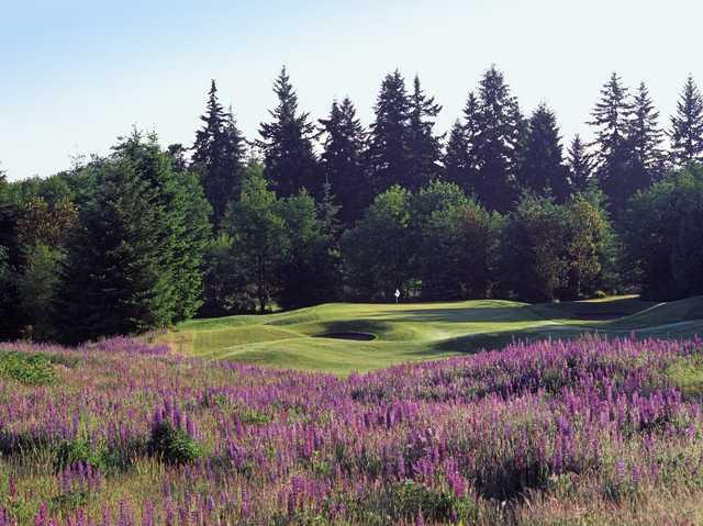 View of the 13th green at White Horse Golf Club