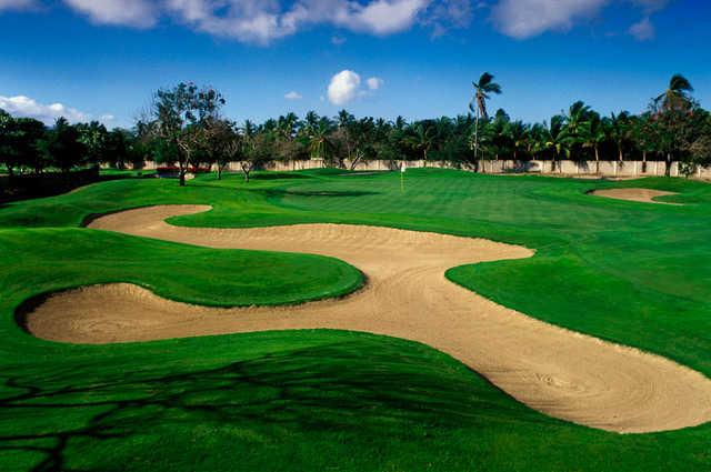 A view of a bunkered green from the Vidanta Golf Acapulco