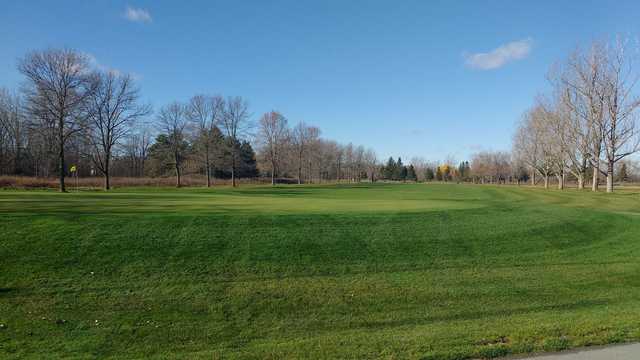 A sunny day view from Roundel Glen Golf Club