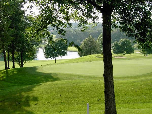 Lake Forest Golf & Country Club - Reviews & Course Info
