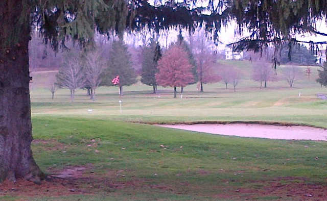 A view of a green at Hickory Flats Golf Course.