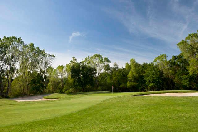 View of the 10th green at Teal Bend Golf Club