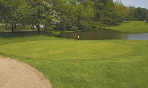 A view of a hole with water coming into play at Jackson Park Golf Club