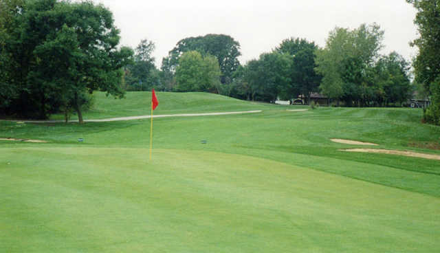 A view of a green at Palos Hills Golf Club
