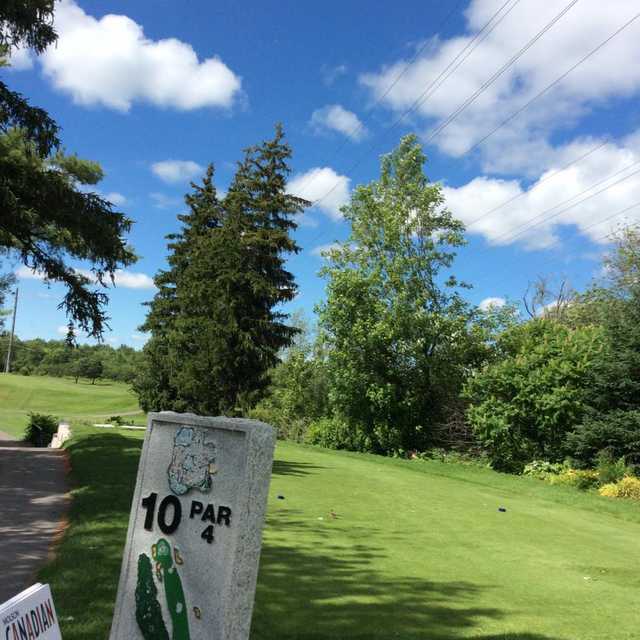 A view of tee #10 sign at Bridgewater Country Club