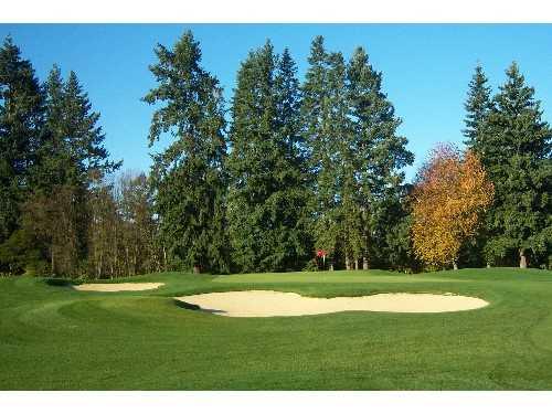 A view of hole #17 protected by bynkers at Chehalem Glenn Golf Club