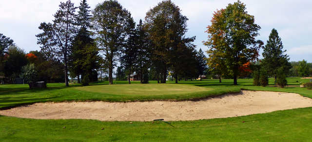 A view of a well protected hole at Tee-Hi Club