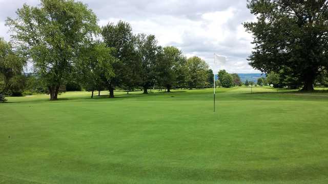 Twin Ponds Golf & Country Club