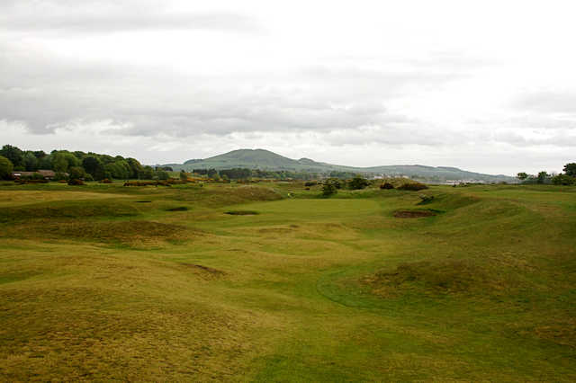 The first hole at Leven Links Golf Course is a short par 4.