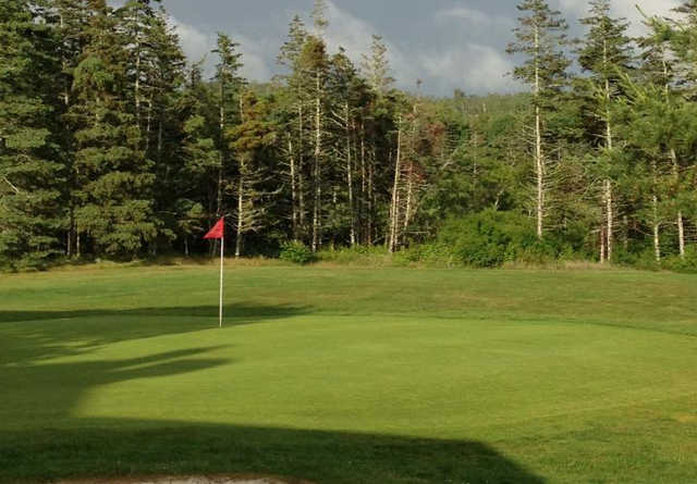 A view of the 9th green at River Hills Golf and Country Club