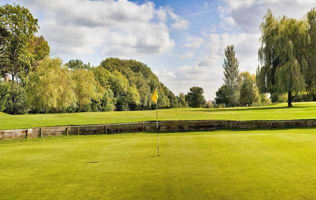 The 2nd hole at North Middlesex Golf Club