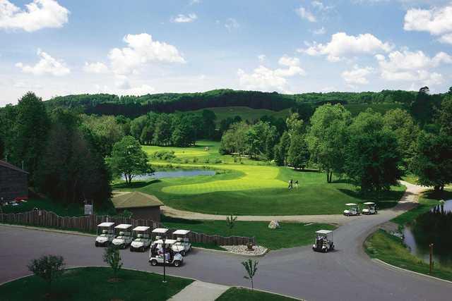 View of the finishing hole at Hockley Valley Resort