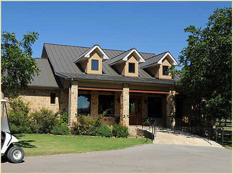 A view of the clubhouse's entrance at Utopia Golf