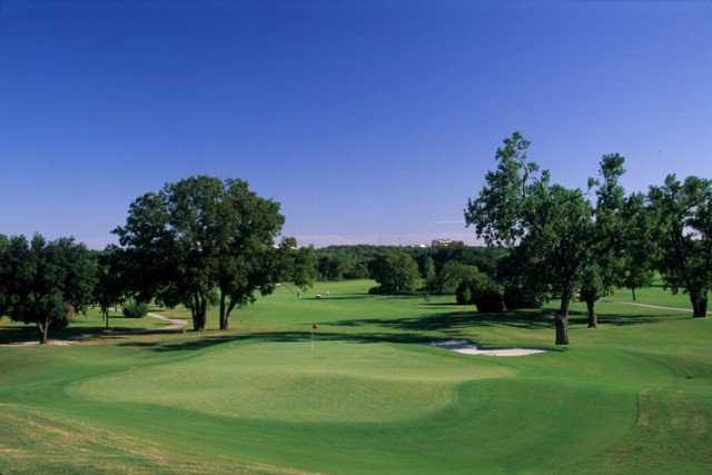 A view of the 9th hole at Grapevine Golf Course - Pecan Course