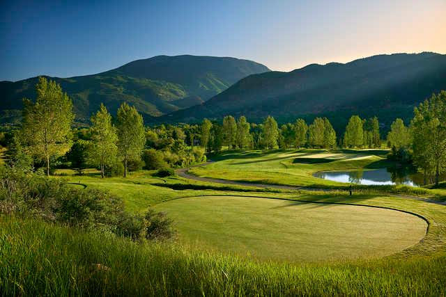 A view of a tee at Roaring Fork Club.