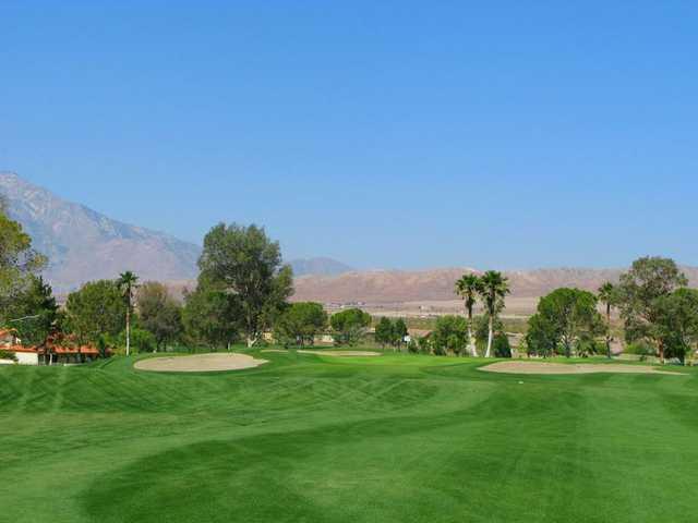 A view of hole #7 protected by bunkers at Mission Lakes Country Club