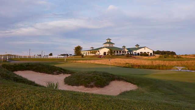 View of the 18th hole and clubhouse at Chariot Run