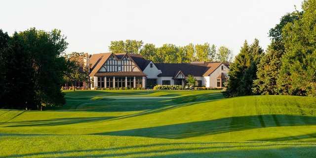 A view of the clubhouse and a green at Midland Hills Country Club.