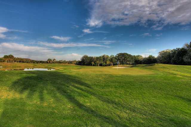 A sunny day view of a hole at Heritage Harbour Golf Club (CMS Photography/Chad Spencer).