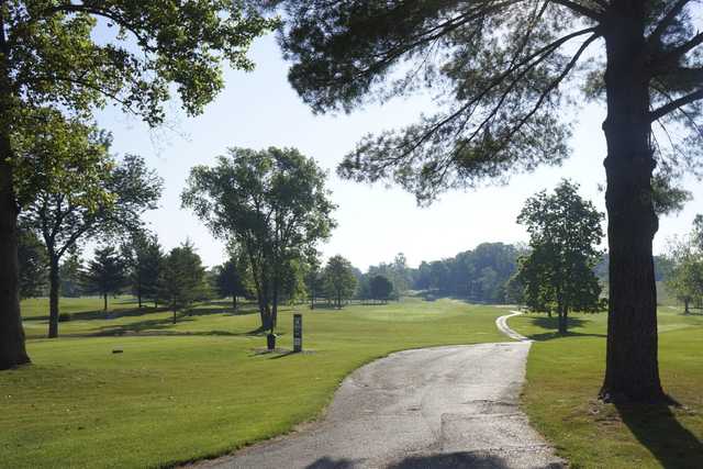 A view of tee #4 at Foxcliff Golf Club.