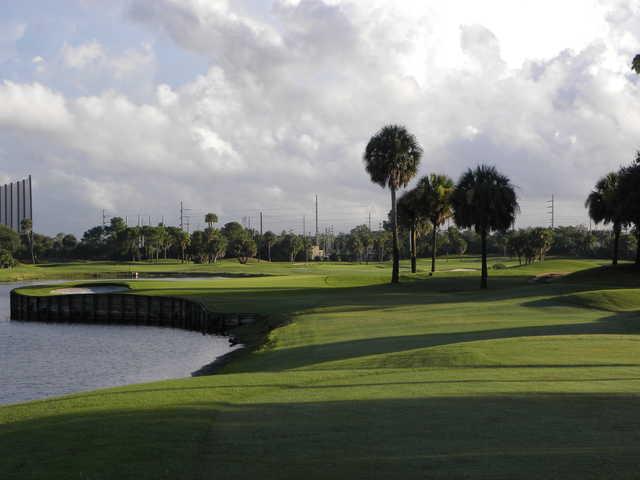 View of the 14th green at Jacksonville Beach Golf Club