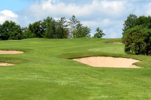 View of the 1st green at Naunton Downs Golf Club