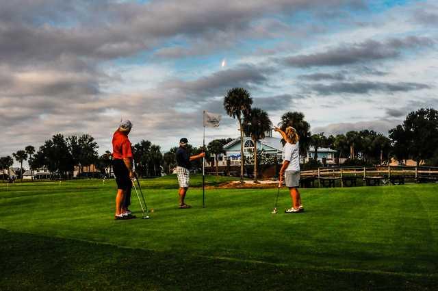  Play golf and watch a SpaceX rocket launch at the same time