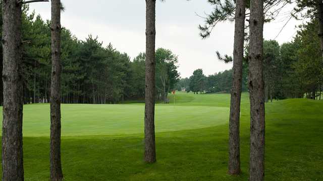 Six Foot Bay Resort & Golf Club